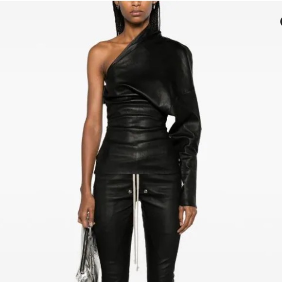 Rick Owens Tops - Rick Owens NWT FW23 Excellent
Luxor one-shoulder top Lambskin Leather
Black IT42